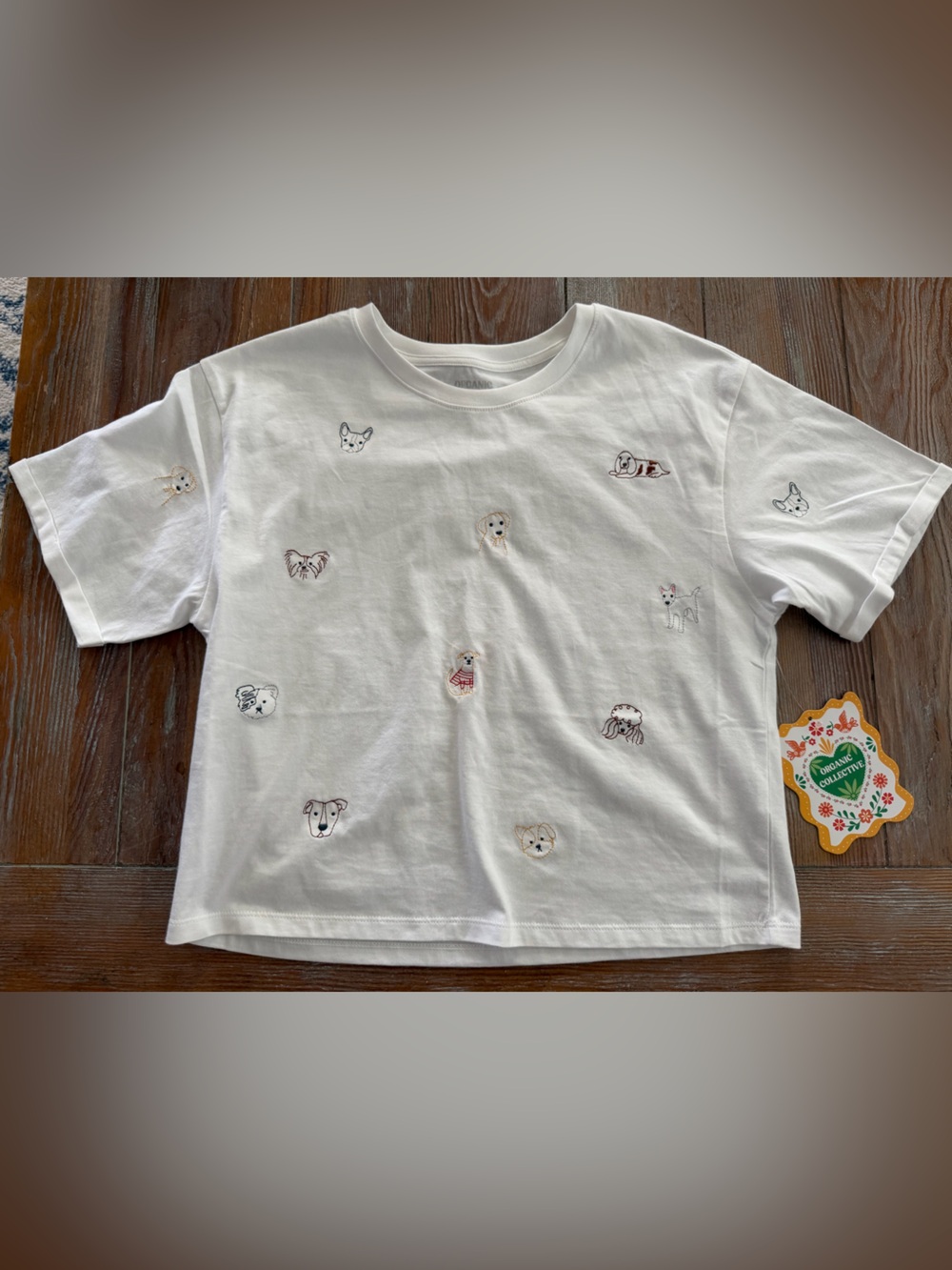 NWT Dog Embroidered tee - Small